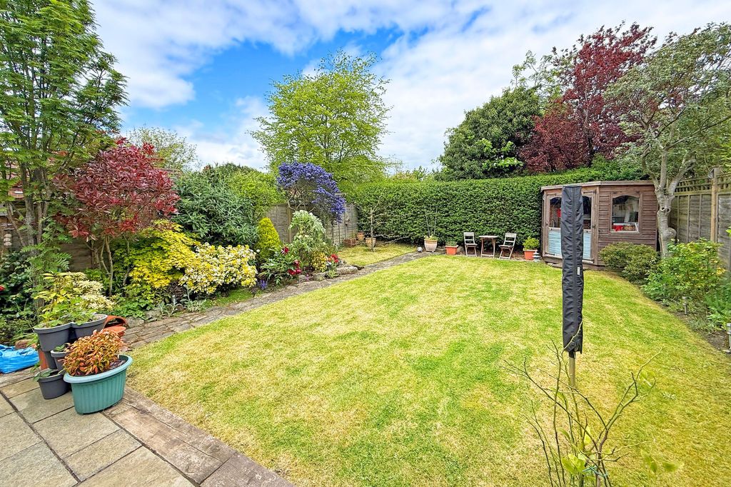 Property photo 2 of 13