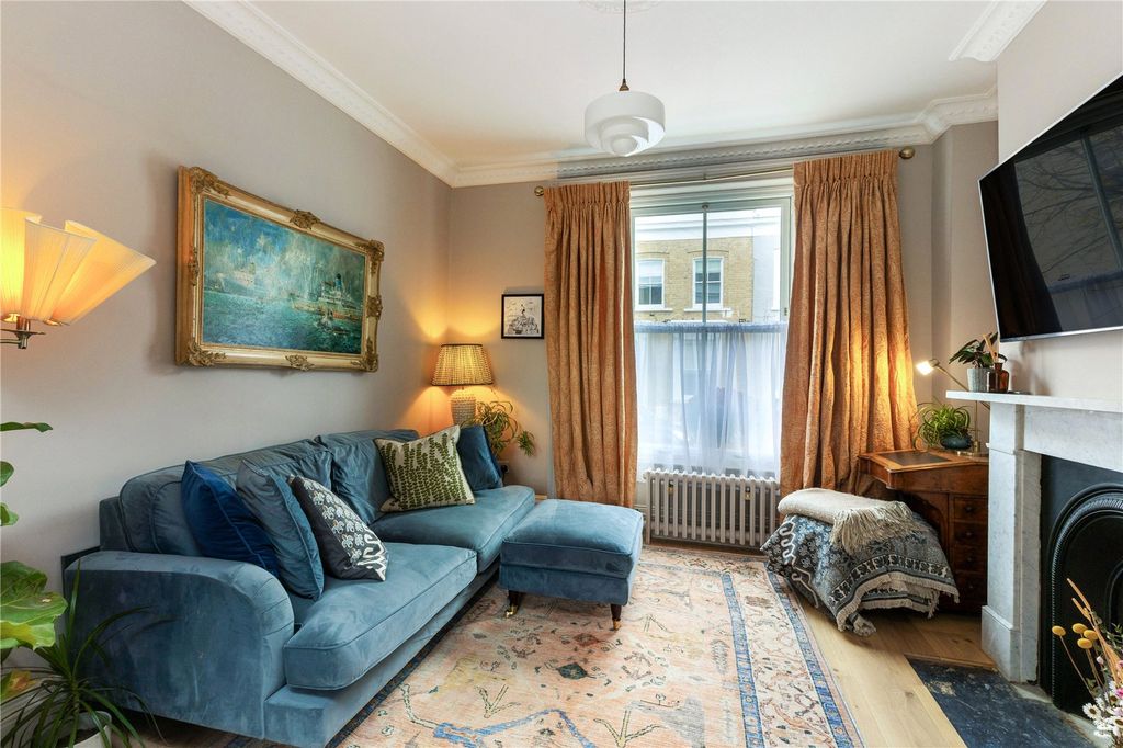 Property photo 3 of 33 Reception