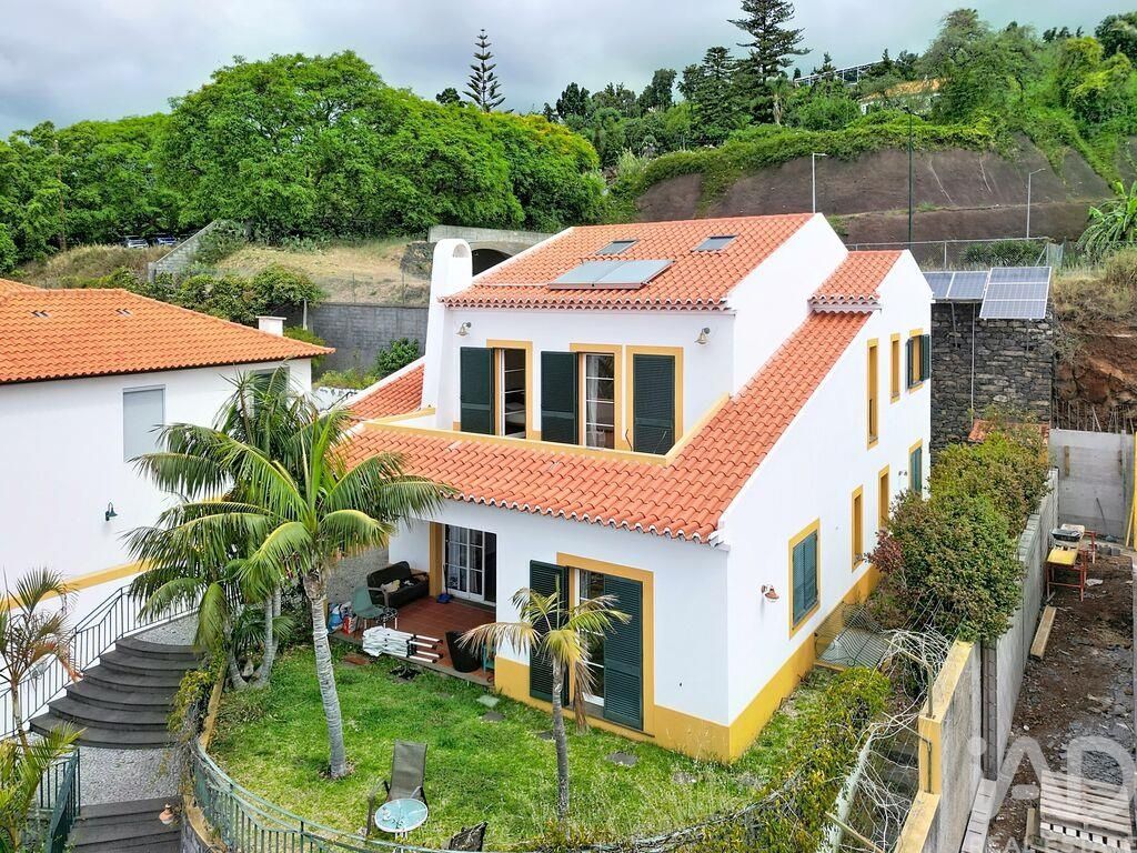 Property photo 1 of 33