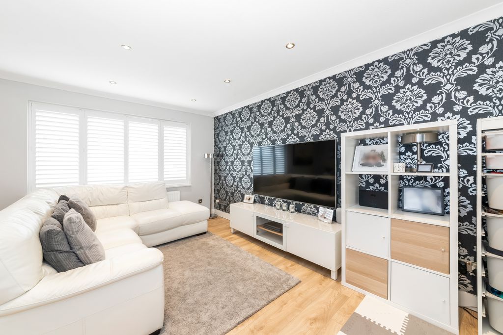 Property photo 3 of 13 Img_5332