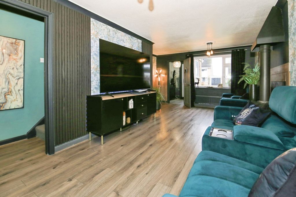 Property photo 2 of 20 Pbox-Img.Jpg