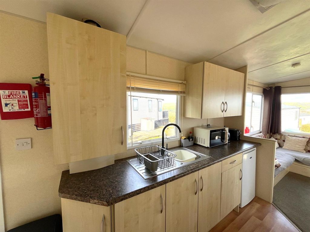 Property photo 3 of 14 4279 Kitchen.Jpg