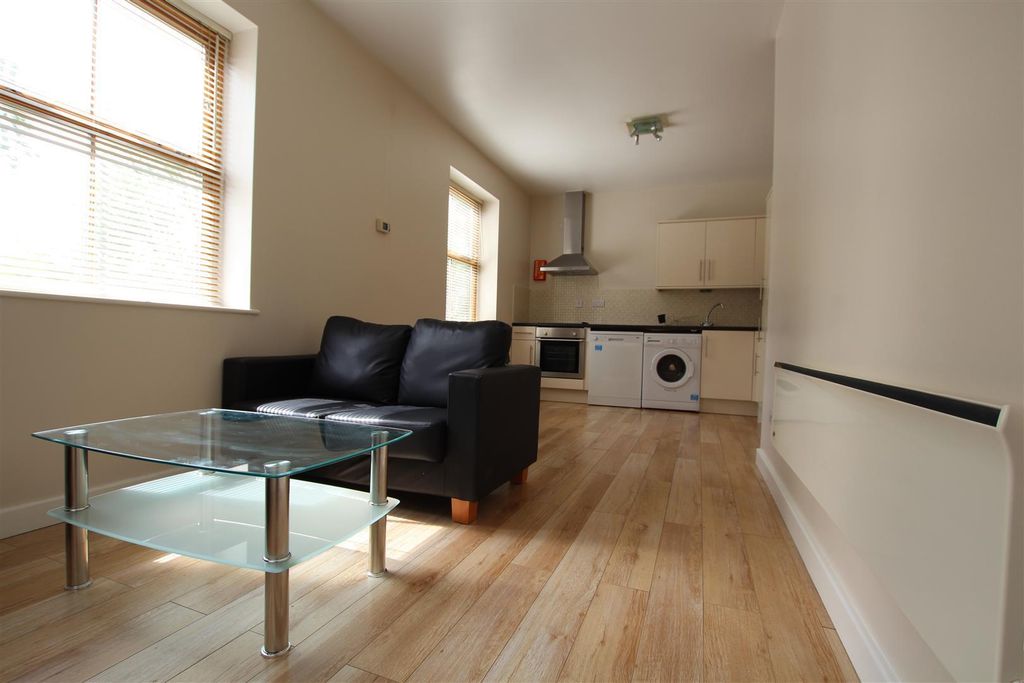 Property photo 1 of 8 7Gn8Ln7Dptposwalr3V2Wgjzbem.Jpg