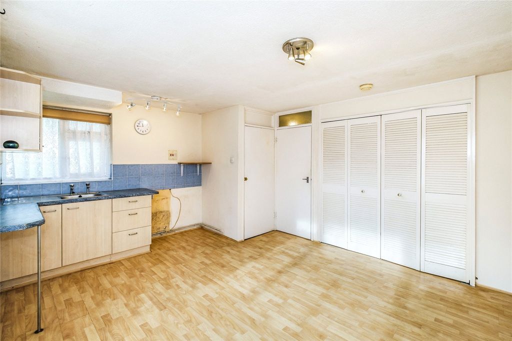 Property photo 3 of 14 Picture No. 06
