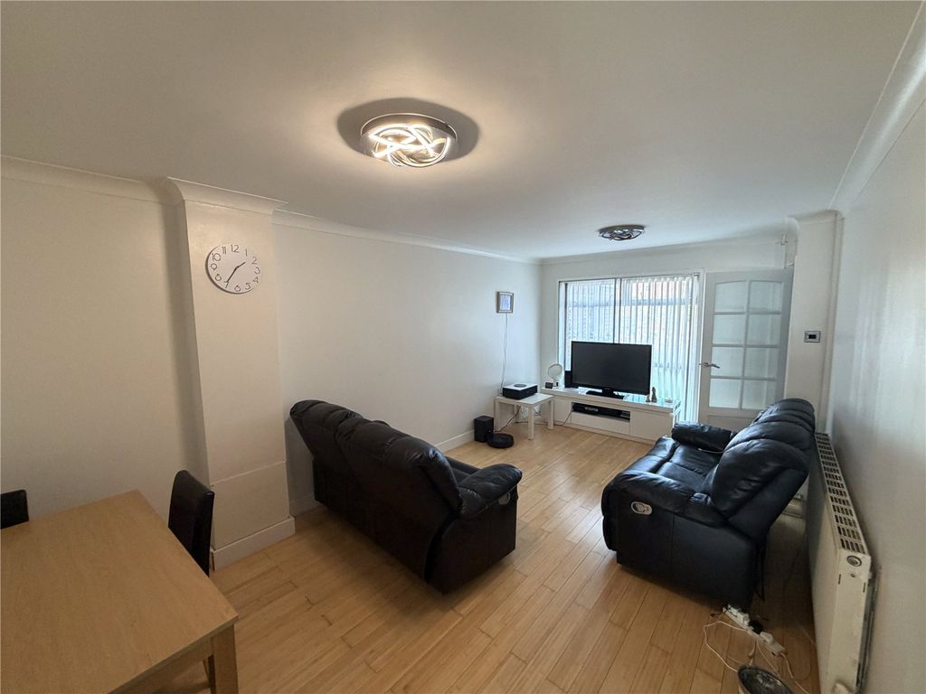 Property photo 2 of 7 Picture No. 04