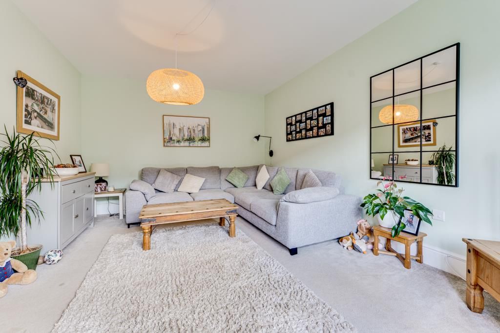 Property photo 2 of 31 4 Rook Close, Barton Seagrave-3.Jpg