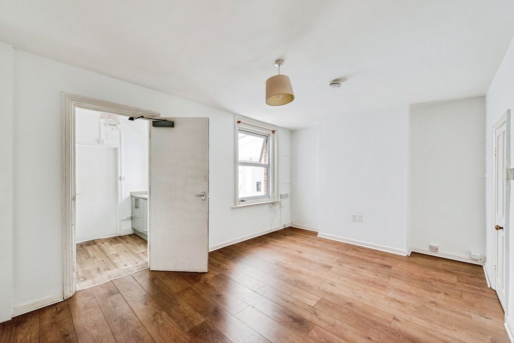 Property photo 3 of 14 Pbox-Img.Jpg