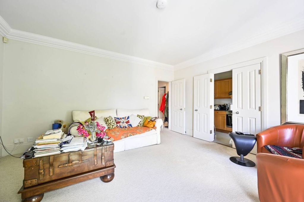 Property photo 3 of 13