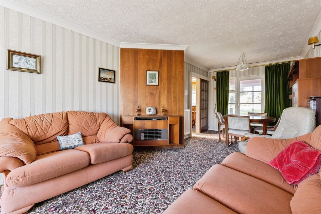 Property photo 3 of 20