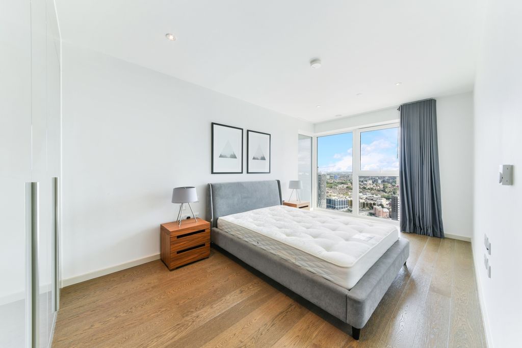 Property photo 3 of 8 Bedroom