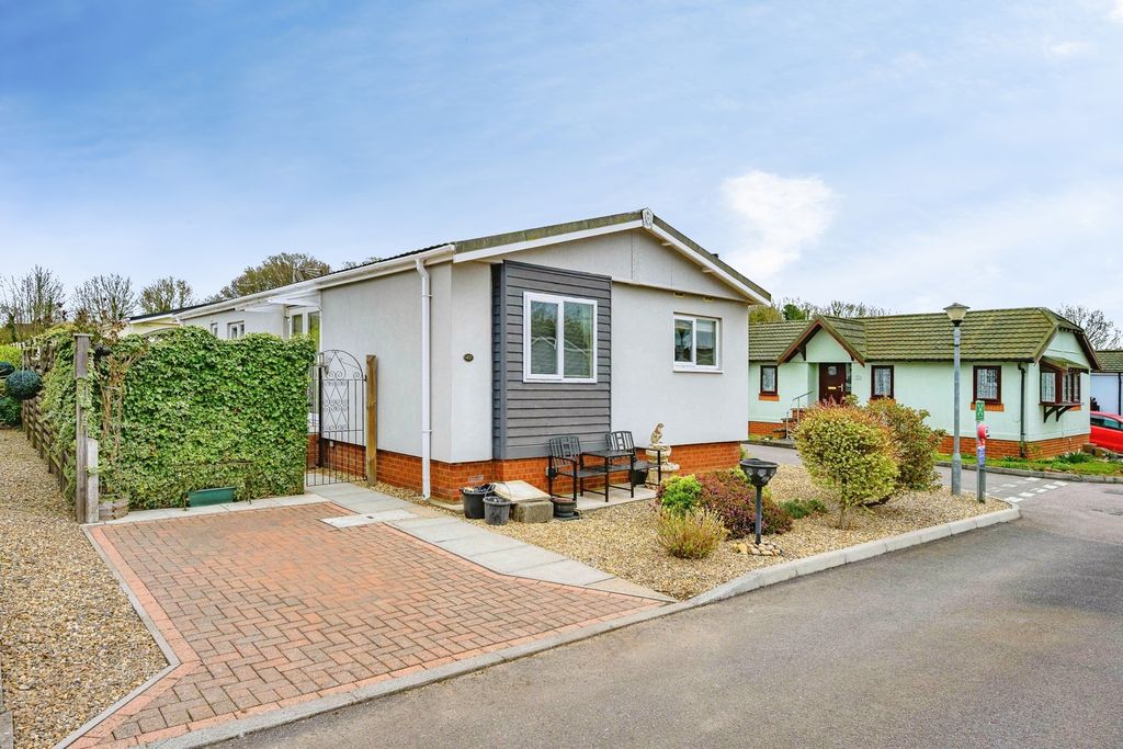 Property photo 3 of 26 Pbox-Img.Jpg