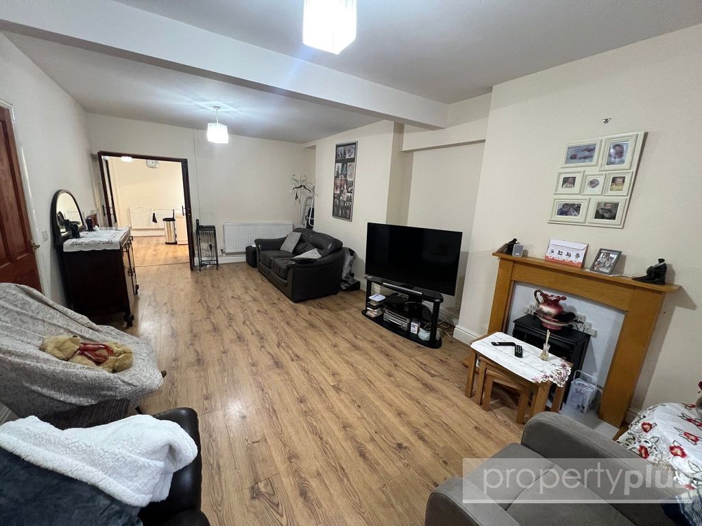 Property photo 2 of 14 Picture No. 10