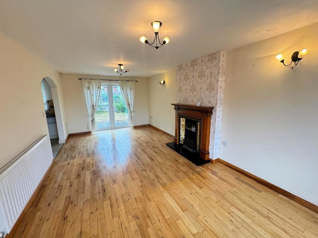 Property photo 3 of 14 Photo 4