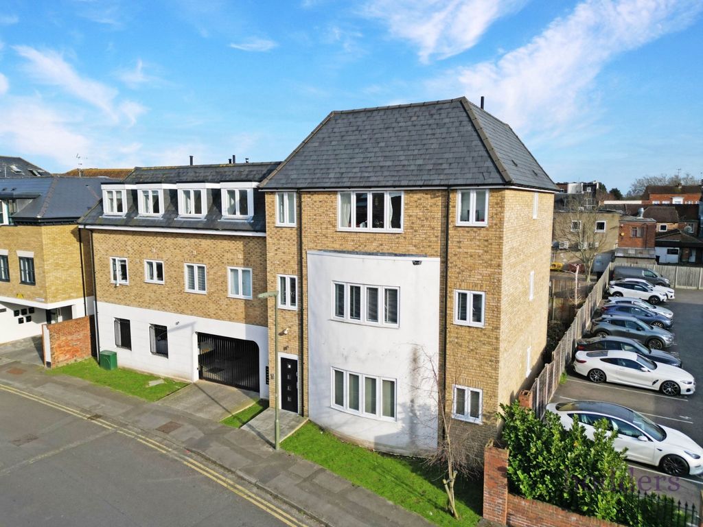 Property photo 1 of 18 Picture No. 23
