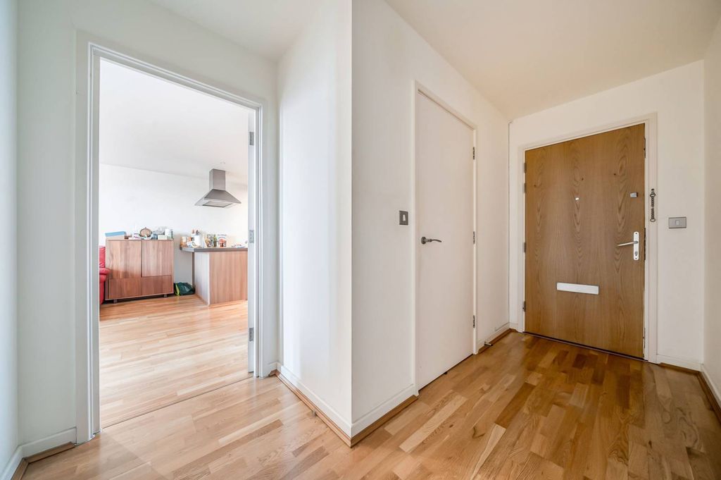 Property photo 2 of 43