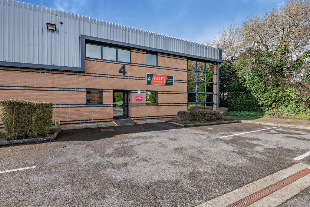 Property photo 2 of 18