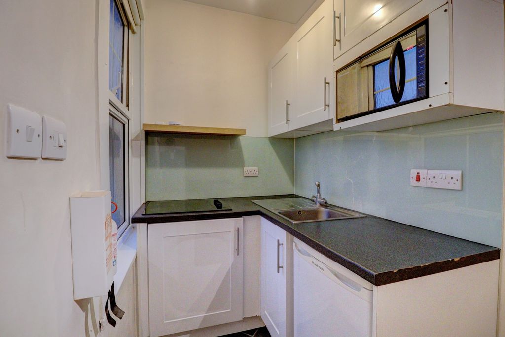 Property photo 2 of 10 Picture No. 08