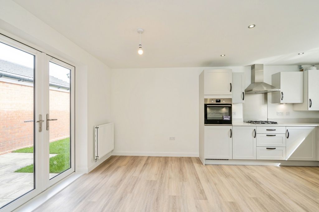 Property photo 3 of 24 Pbox-Img.Jpg