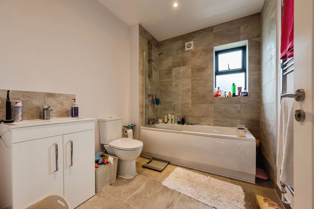 Property photo 3 of 16 Photo