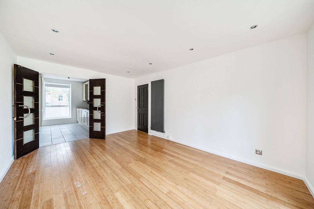 Property photo 2 of 22