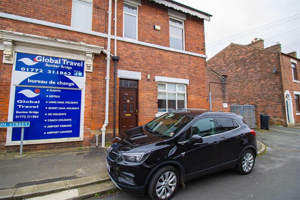 Property photo 1 of 7 Flat Access