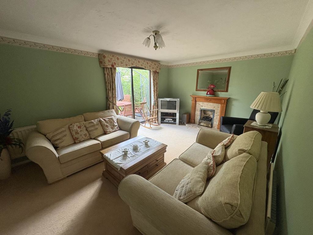 Property photo 2 of 18 Image003