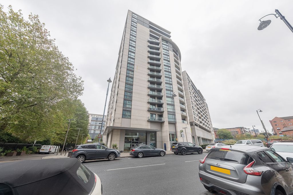 Property photo 1 of 20