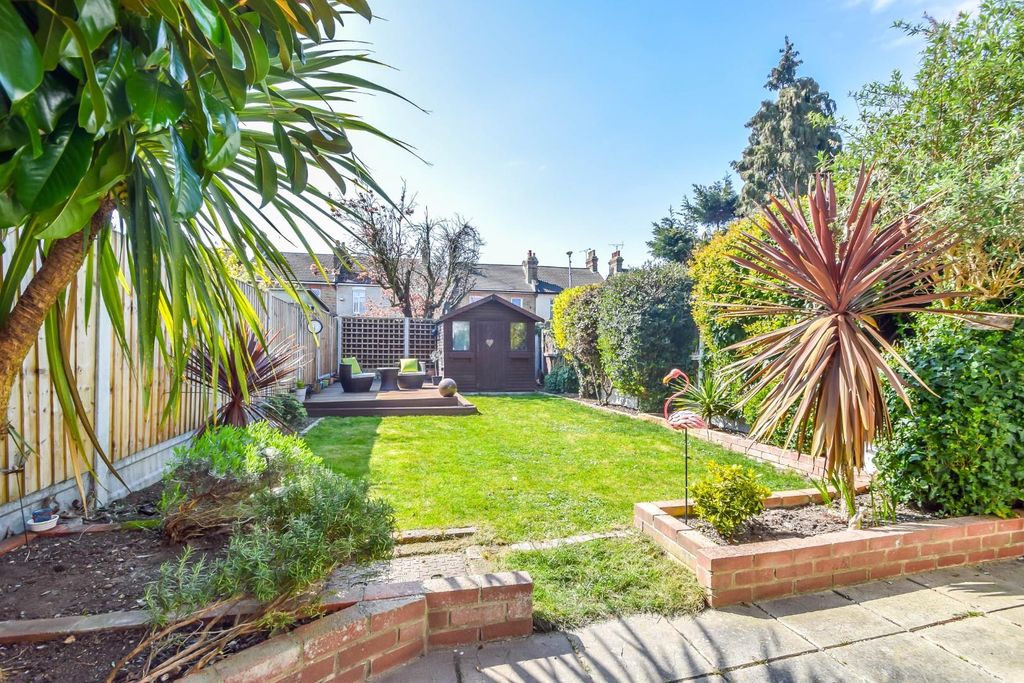 Property photo 2 of 27 Garden