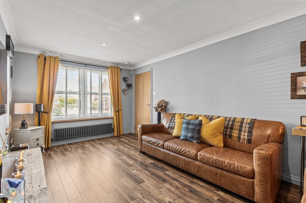 Property photo 2 of 37 5128384