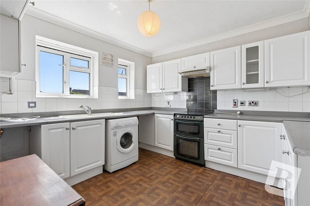 Property photo 3 of 12 Kitchen
