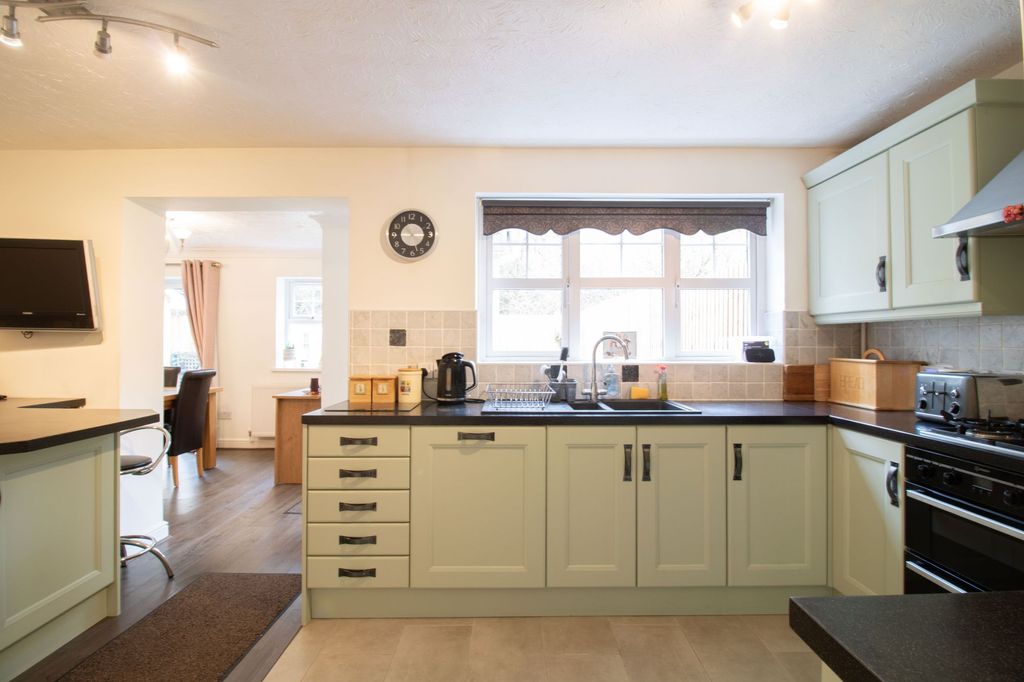 Additional image 10 of 4 bed detached house for saleCoed Gelli Parc, Cwmgelli NP12