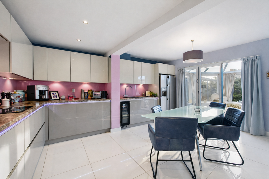 Property photo 2 of 28