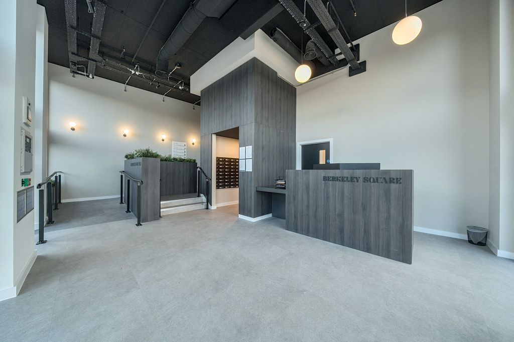 Property photo 2 of 38 Concierge