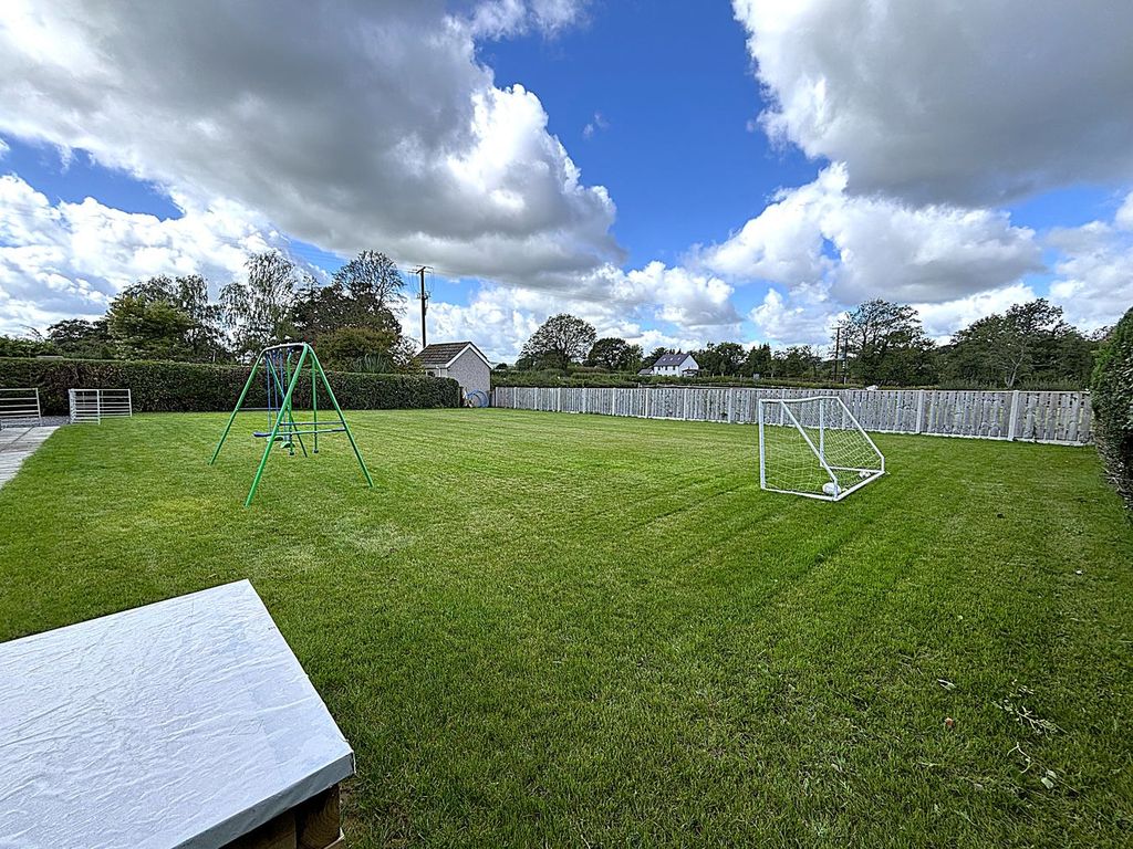 Property photo 2 of 23