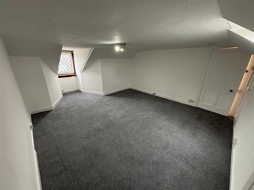Property photo 2 of 5 Livingroom - 41C.Jpg