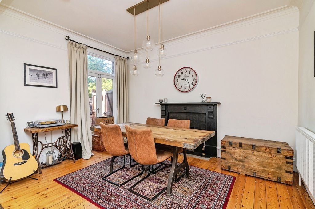 Property photo 3 of 28 Pbox-Img.Jpg