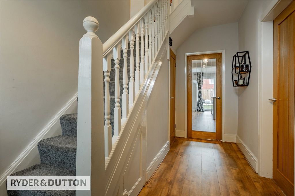 Property photo 2 of 23 Hallway