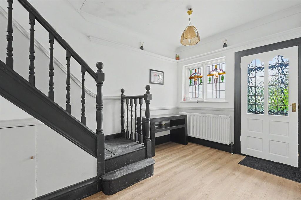 Property photo 3 of 25