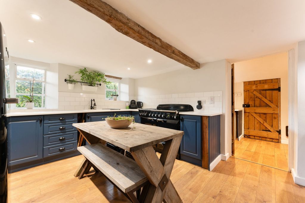 Property photo 3 of 24