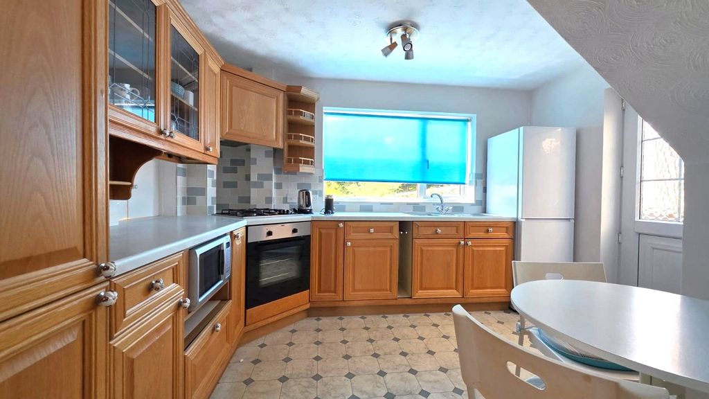 Property photo 2 of 18 Picture No. 17