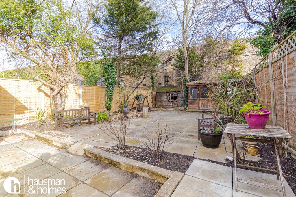Property photo 3 of 29