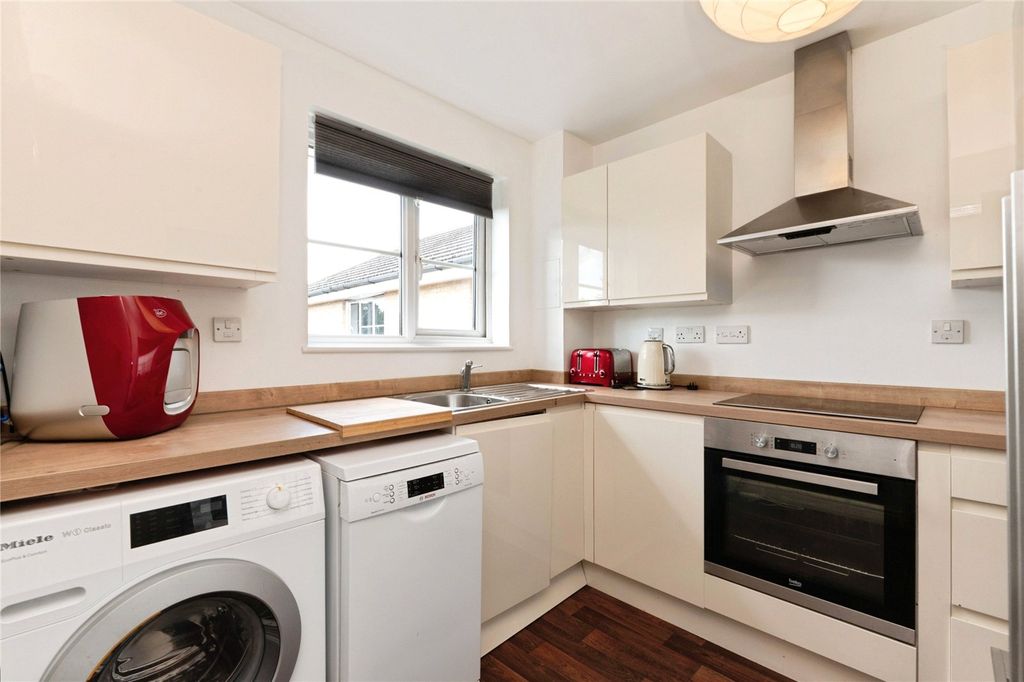 Property photo 3 of 10 Picture No. 28