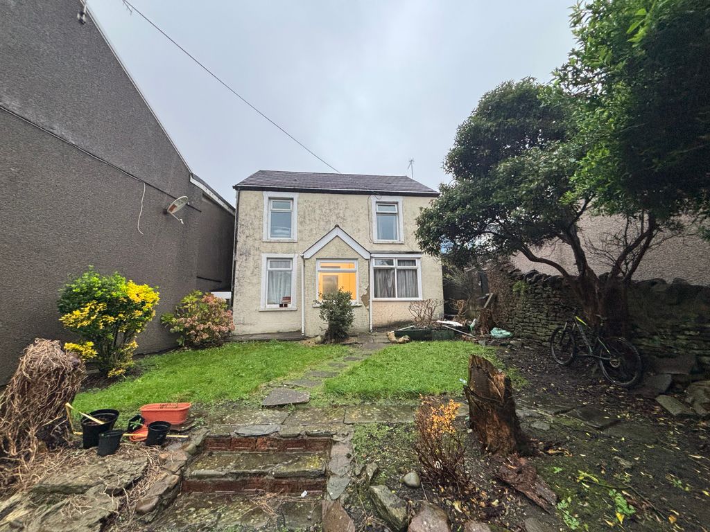 Property photo 1 of 2