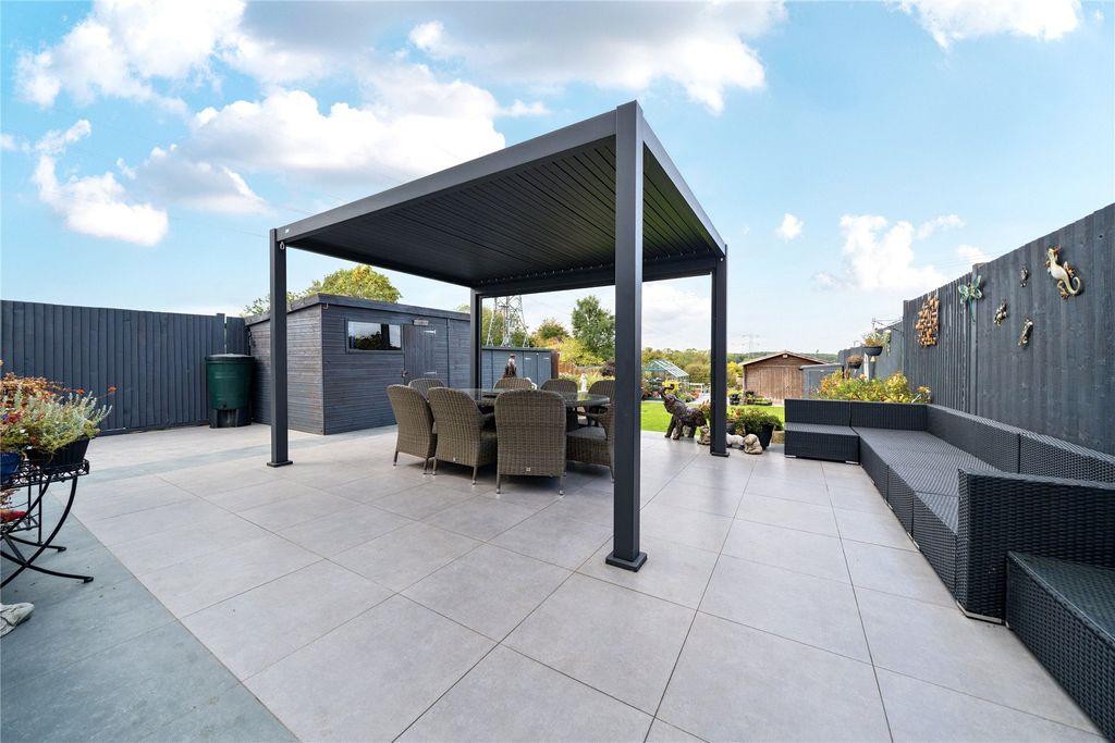 Property photo 3 of 25 Picture No. 04