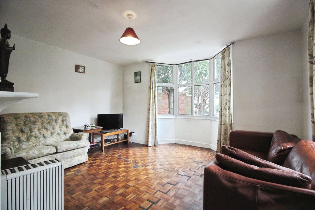 Property photo 2 of 17 Picture No. 04