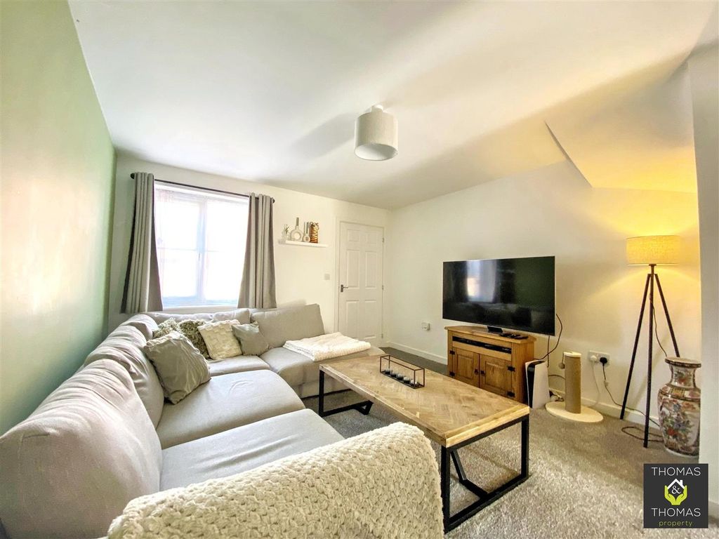 Property photo 2 of 12