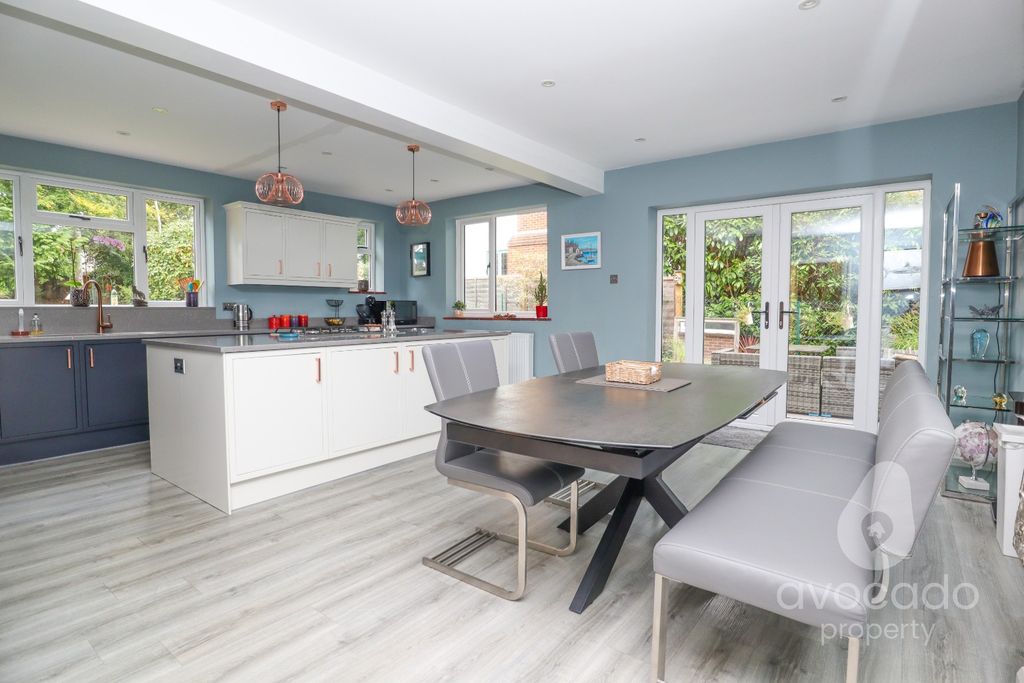 Property photo 2 of 29 4567956