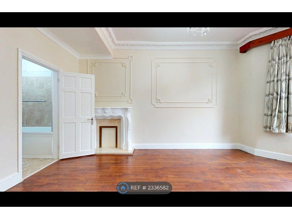 Property photo 3 of 6 Bedroom