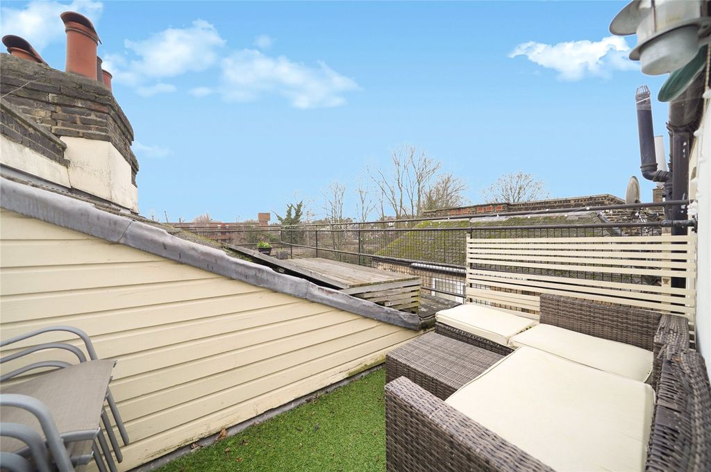 Property photo 2 of 19 Picture No. 27