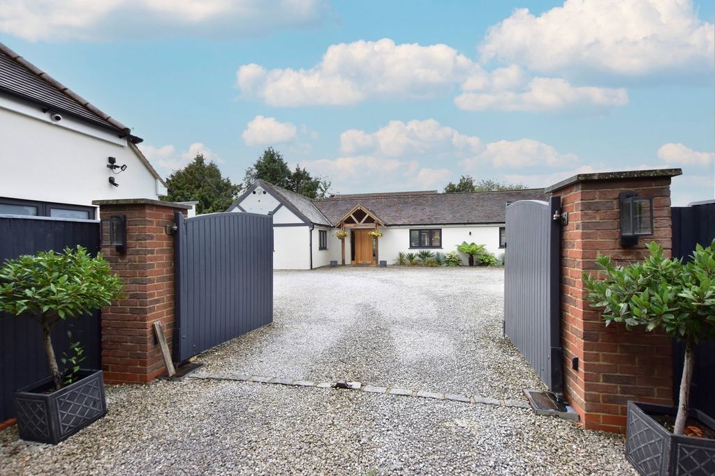 Property photo 2 of 31